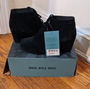 Toms Kala Black Lace Up Boots